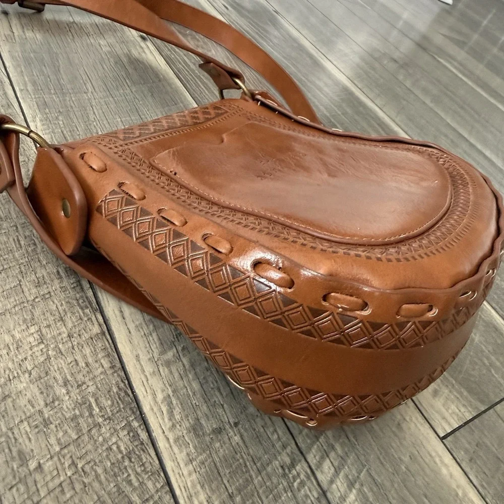 Alma Mia Tooled Leather‎ Crossbody Bag Brown Boho Western Saddle Floral Embossed